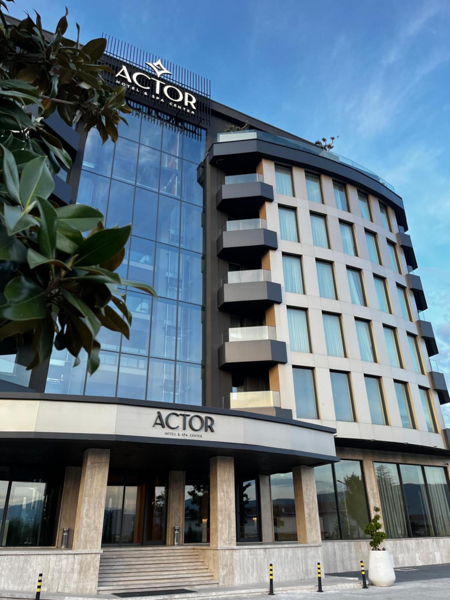 Actor Hotel Suto Orizari Buitenkant foto